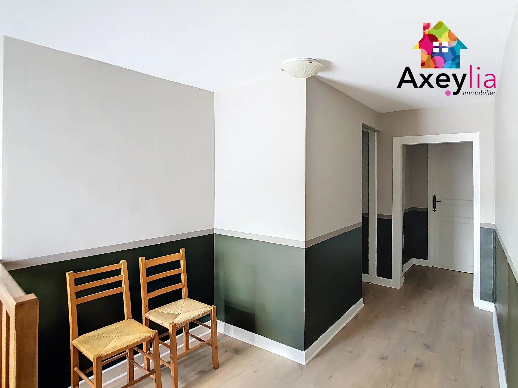 Maison en pierre rénovée à Lentigny avec terrasse, garage et vue campagne 