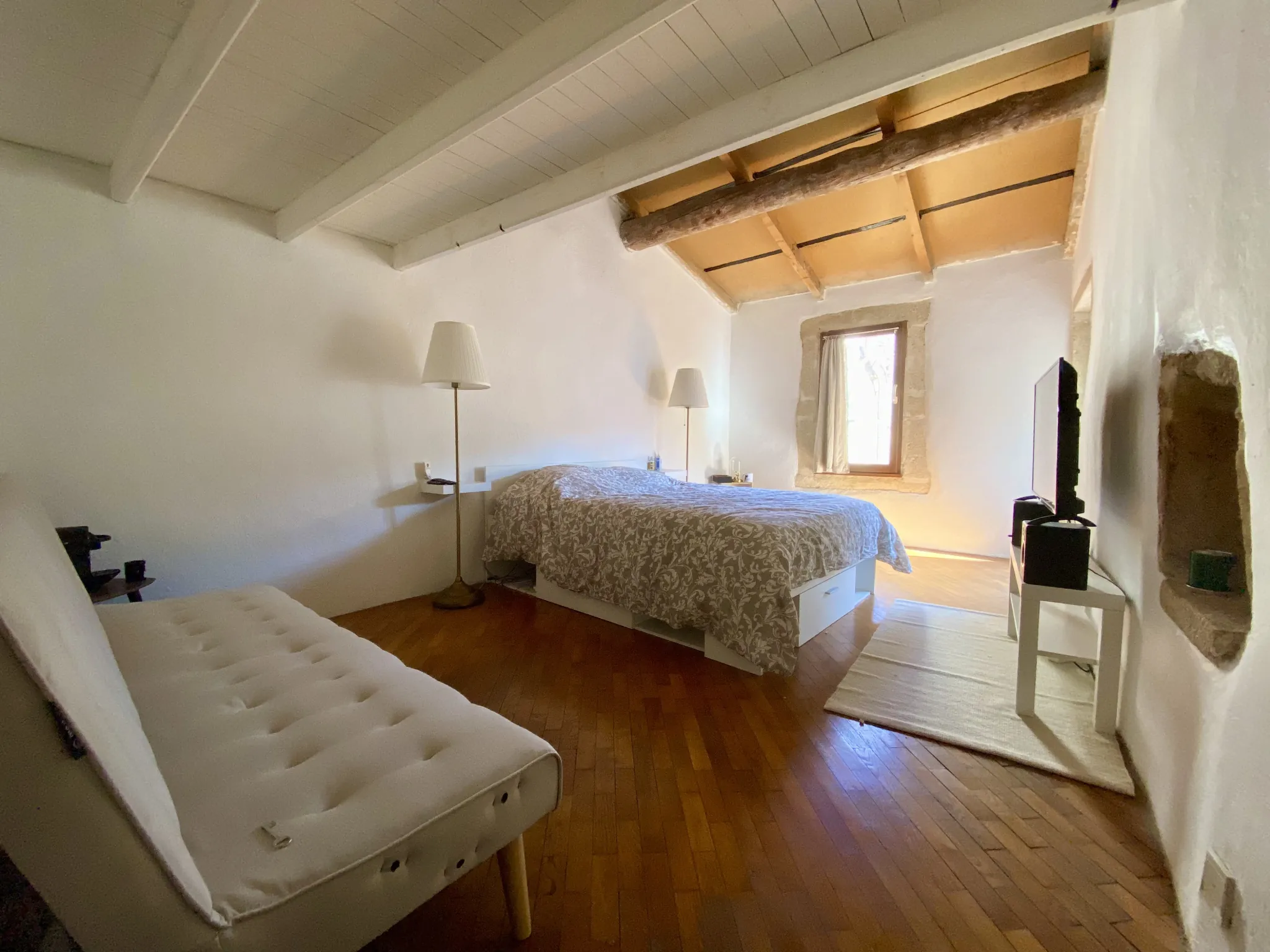 Charmante maison de village avec jardin à Boisseron, 3 chambres et dépendances 