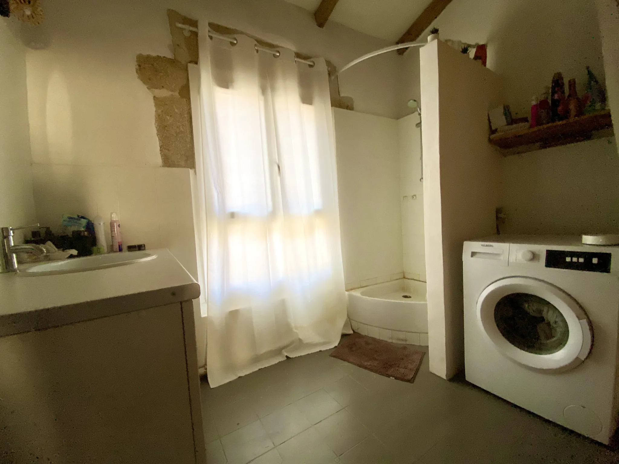 Charmante maison de village avec jardin à Boisseron, 3 chambres et dépendances 