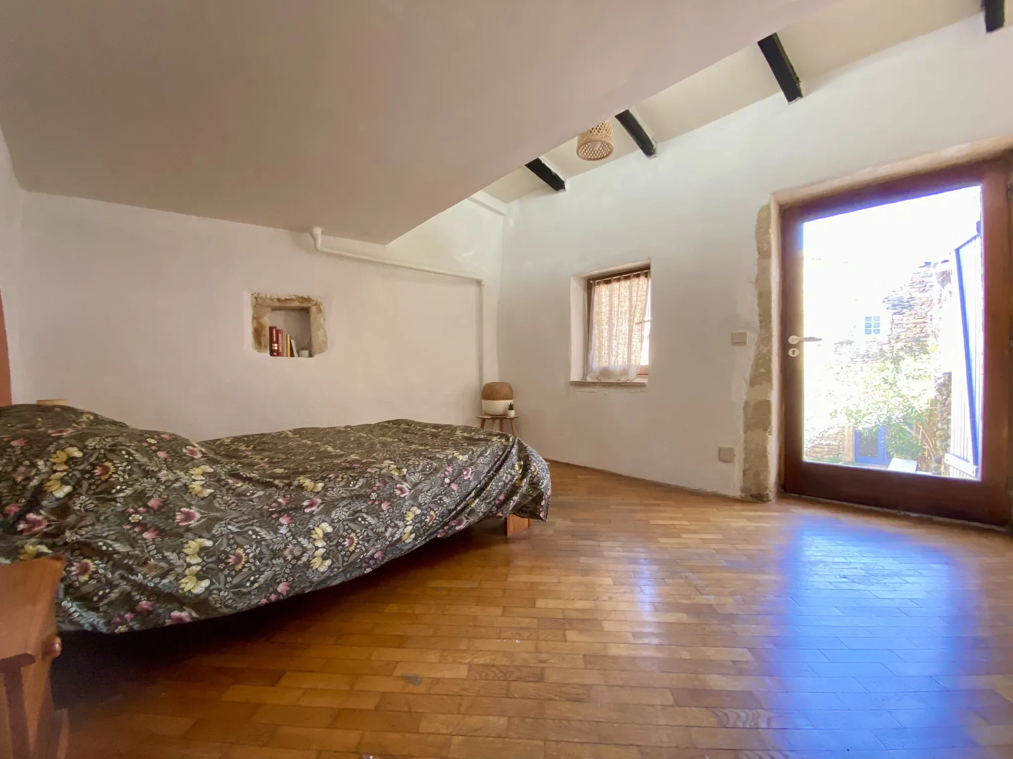 Charmante maison de village avec jardin à Boisseron, 3 chambres et dépendances 