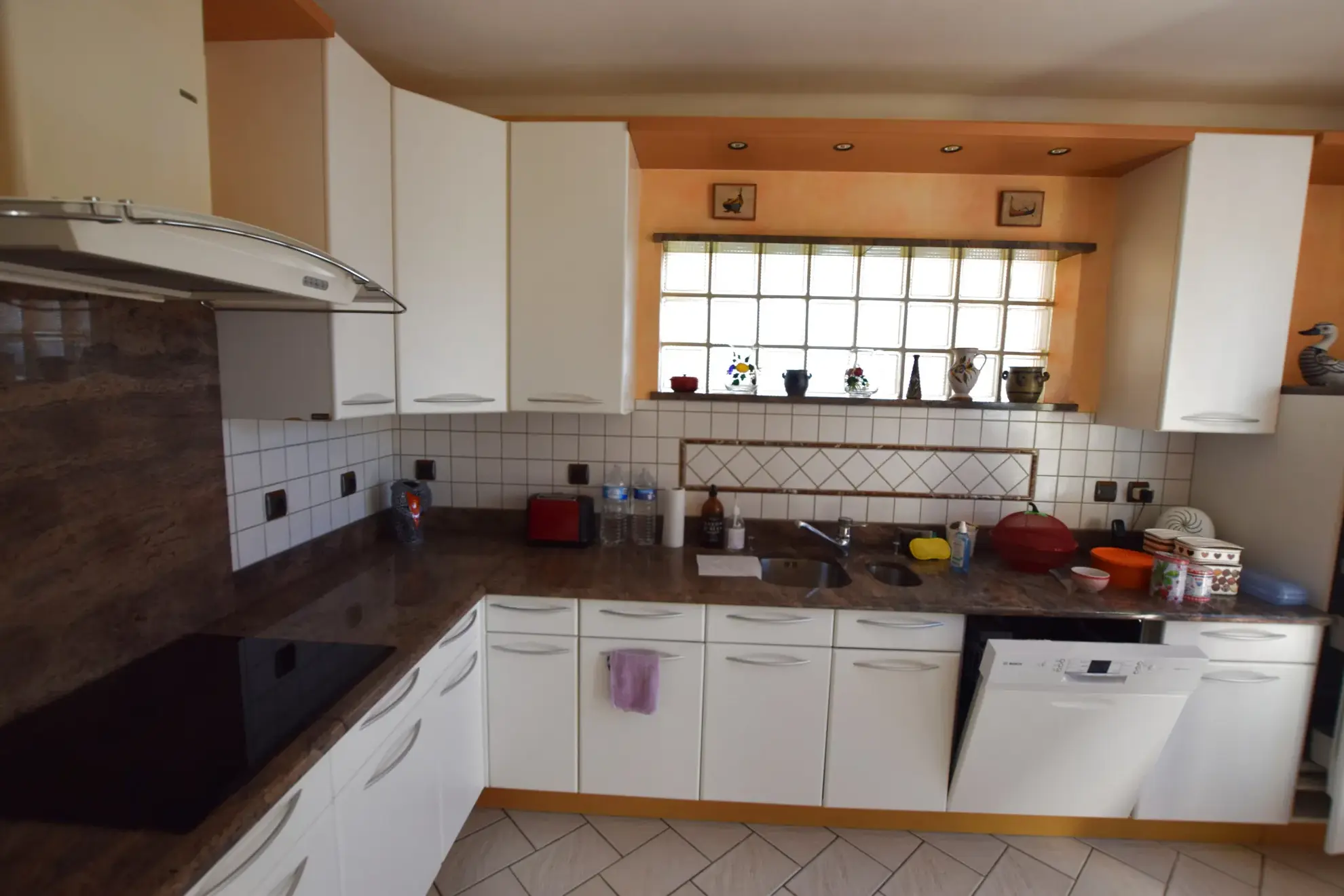 Maison moderne de plain-pied avec jardin et terrasse à Sainte Marie 