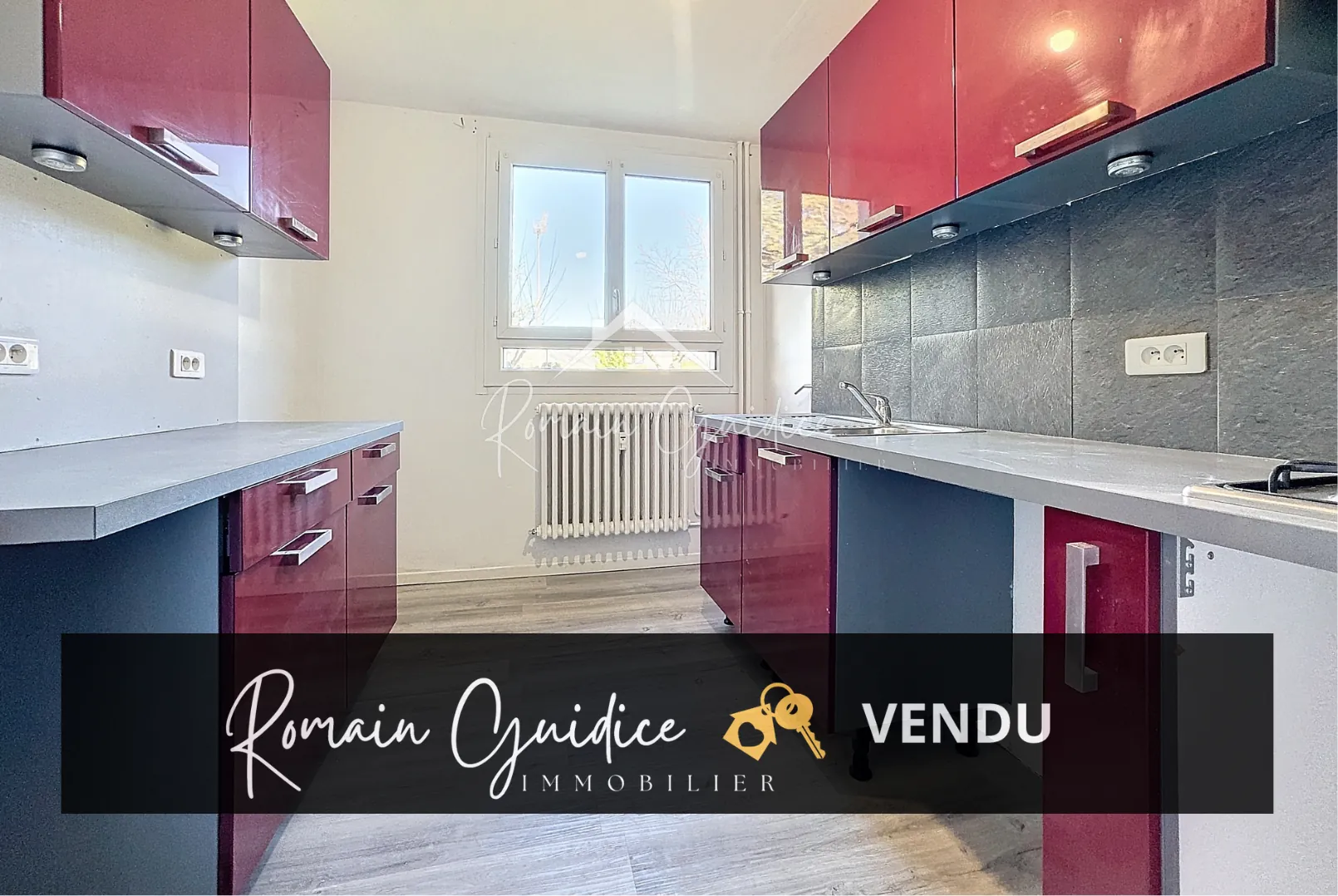 Appartement T3 de 62 m2 avec vue dégagée à Millau, proximité commerces et parking