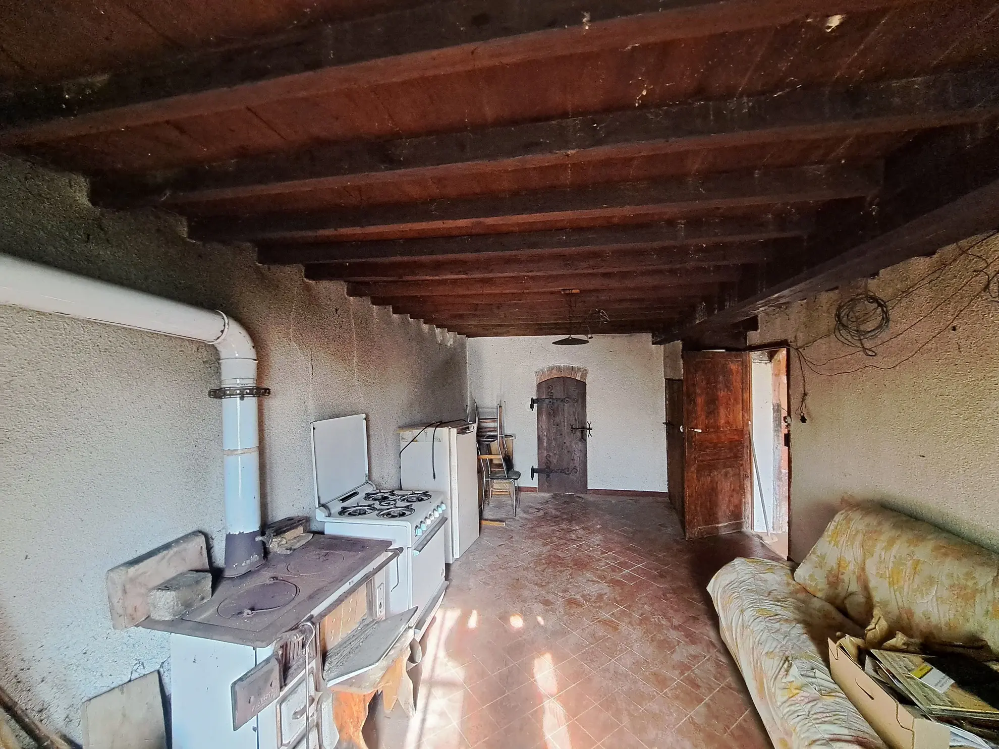 Maison en pierre à restaurer dans un charmant village montagnard - 93 m² 