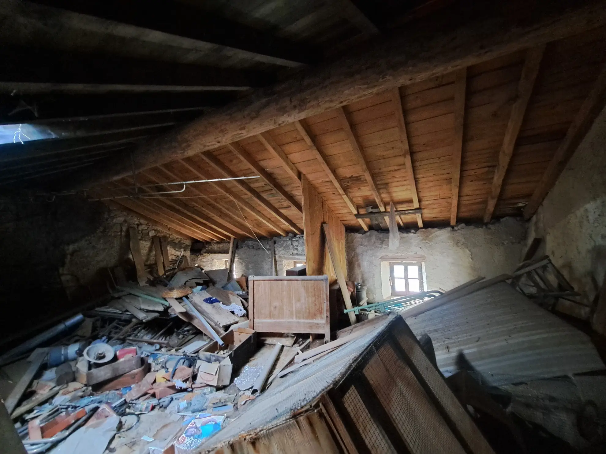 Maison en pierre à restaurer dans un charmant village montagnard - 93 m² 