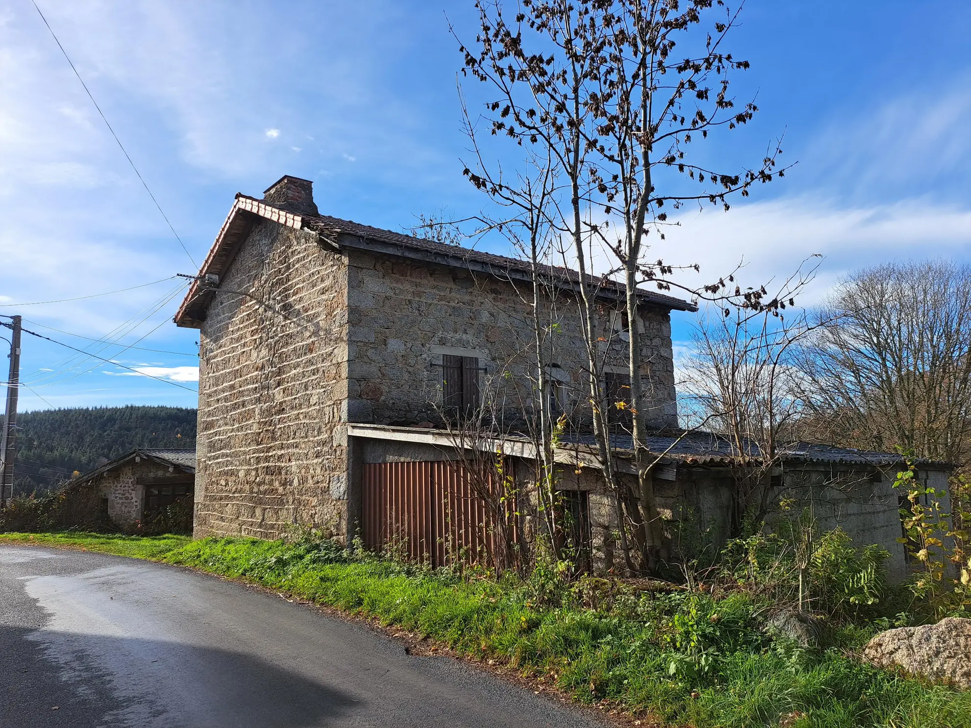 Maison en pierre à restaurer dans un charmant village montagnard - 93 m²