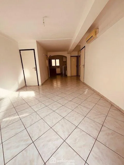 Maison de village avec terrasse à Saint-Laurent-de-la-Salanque près des plages 