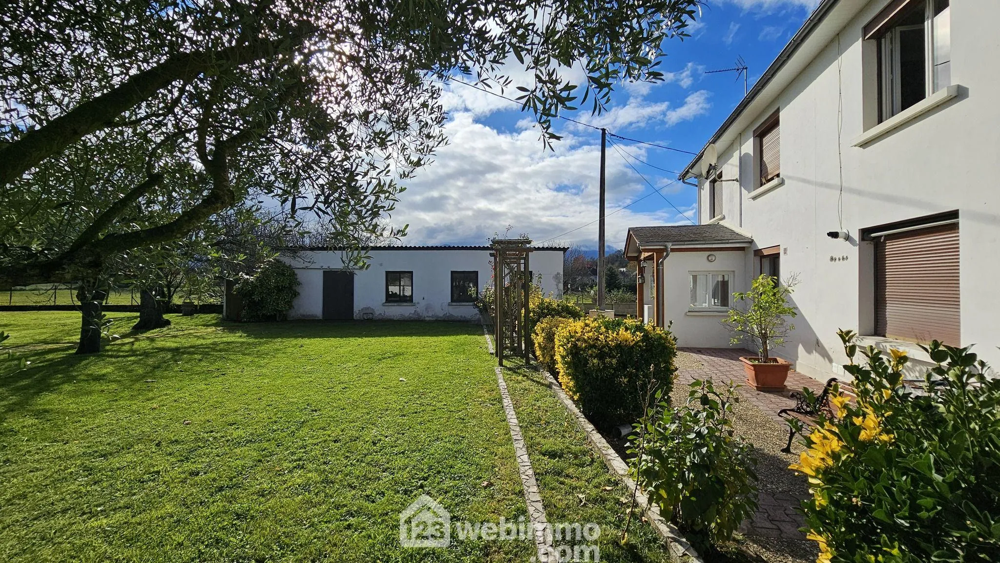 Charmante maison à Asson avec jardin et vue sur les Pyrénées, proche Nay
