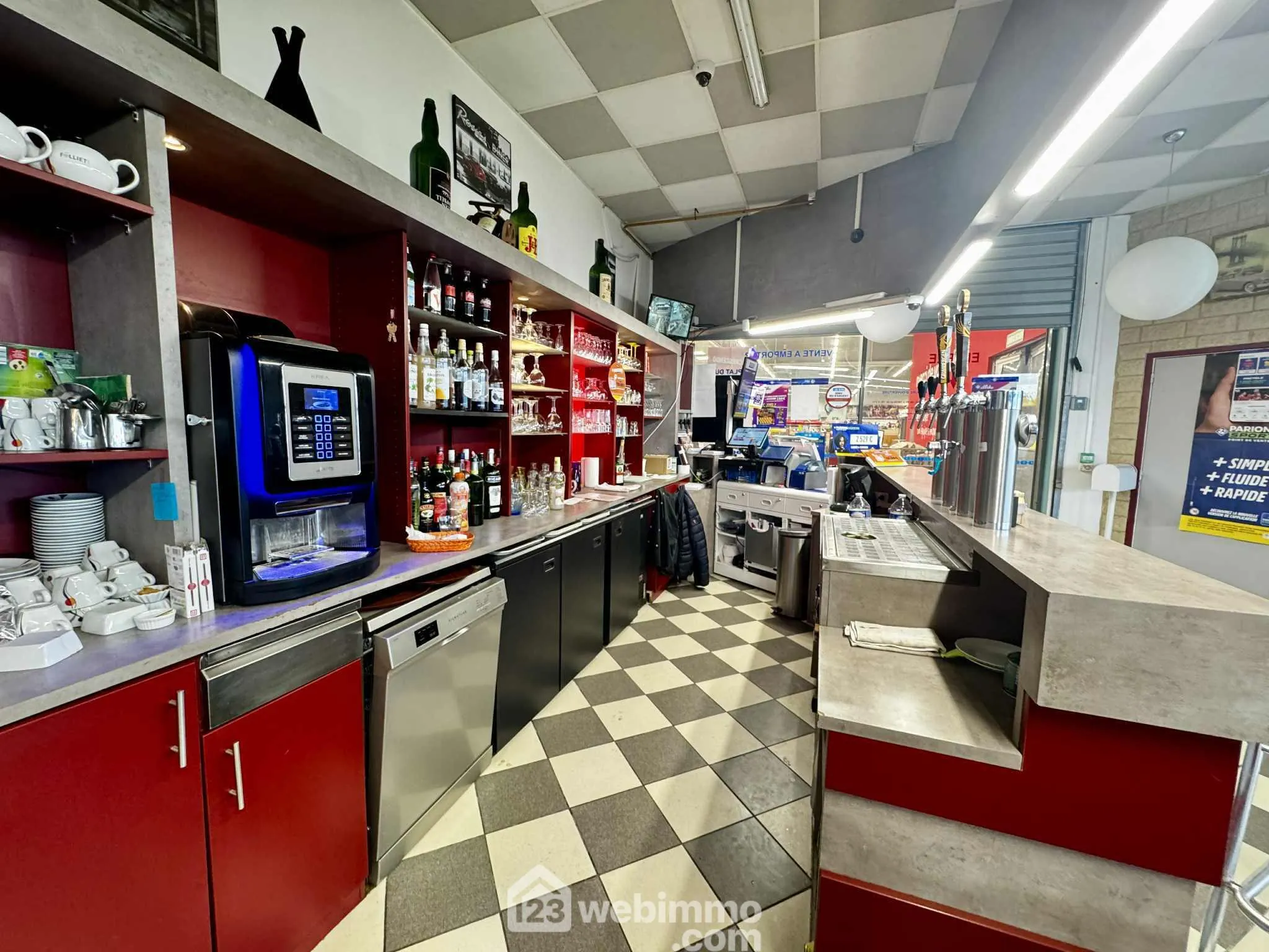 Fonds de commerce prêt à l'emploi à Fresnoy-le-Grand en galerie commerciale 