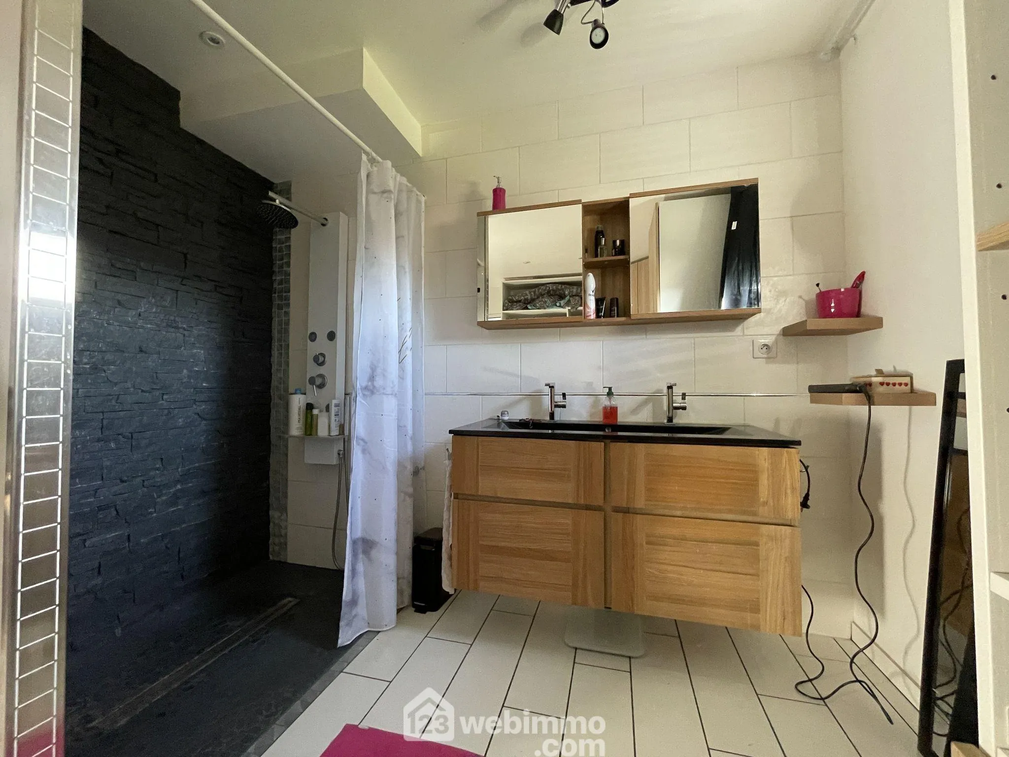 Maison 165 m² à Naintré avec piscine, terrasse et 4 chambres - Vente immobilière 