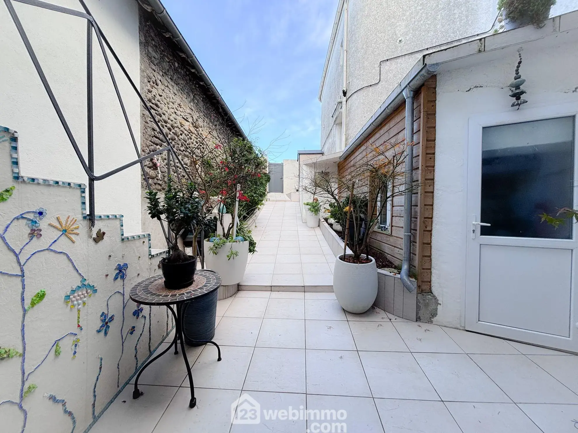 Charmante maison de bourg à Coarraze avec extérieur et faible consommation énergétique 