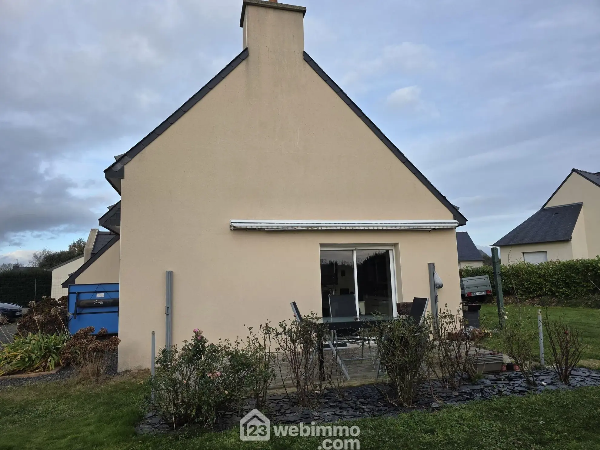 Maison lumineuse de plain-pied à POMMERIT-JAUDY – 910 m² de terrain 