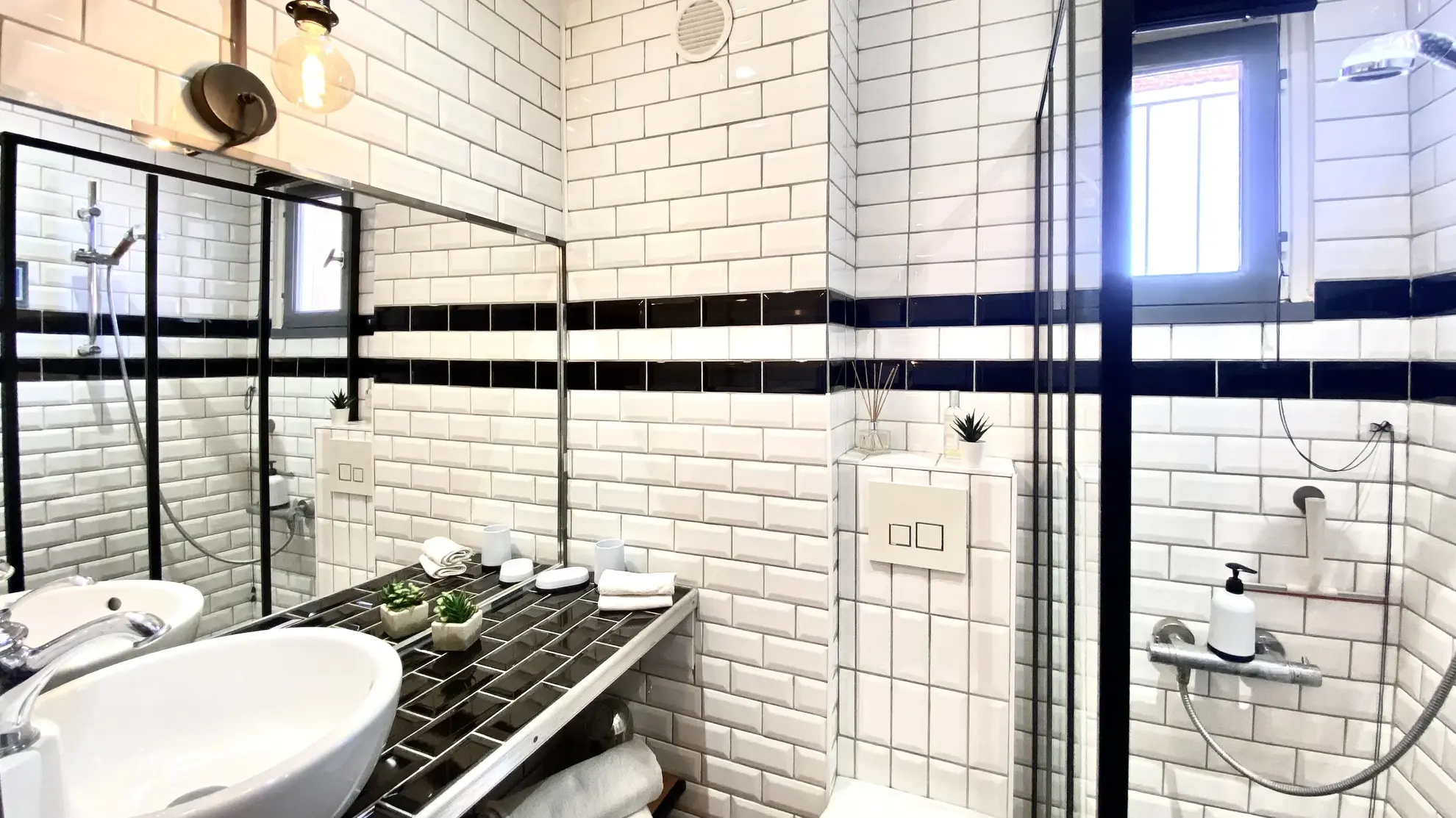 Appartement meublé avec vue mer à Bandol - Dernier étage, terrasse, parking privé 