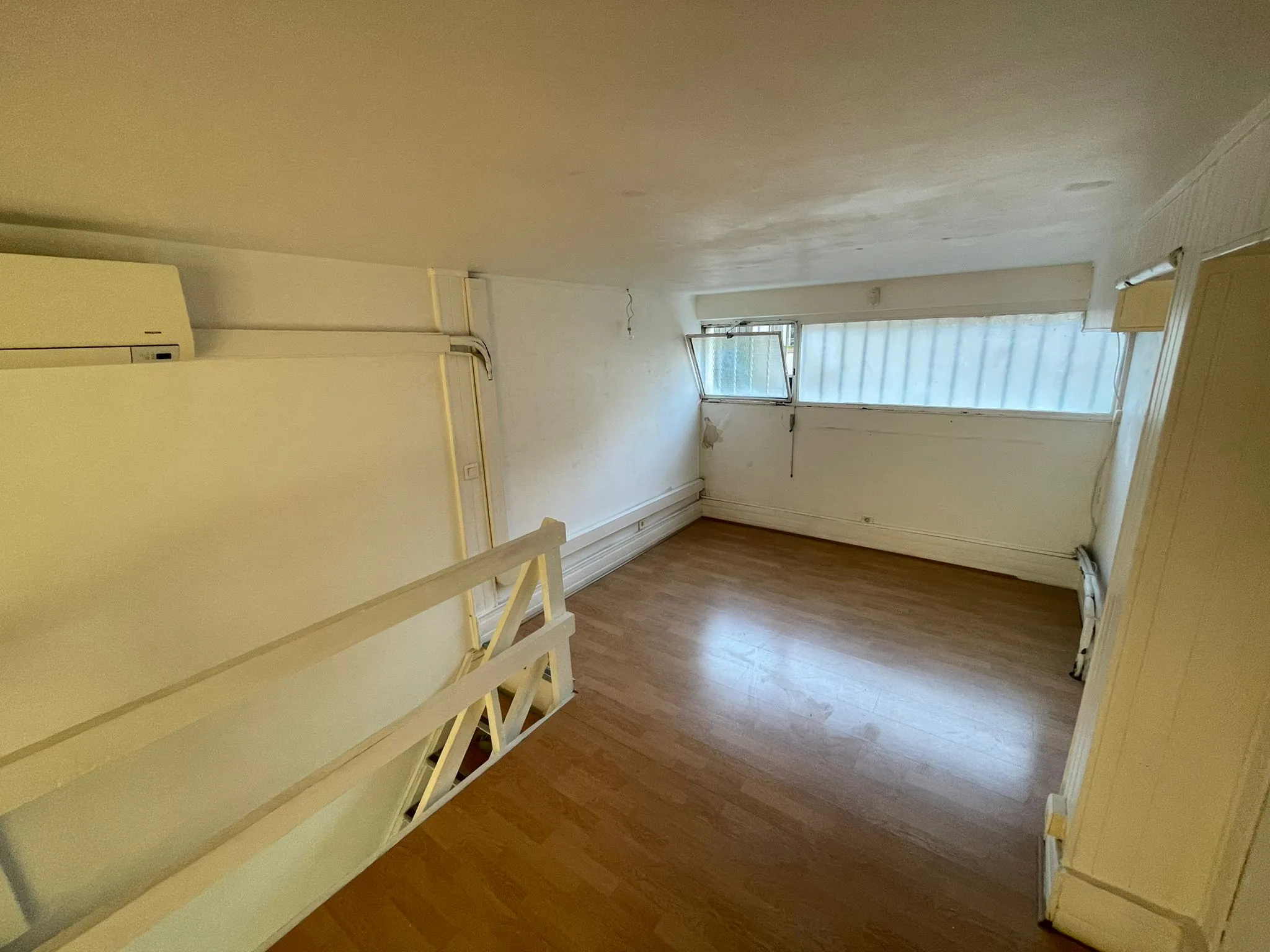 Local commercial lumineux de 97 m² à Marseille - Emplacement stratégique 