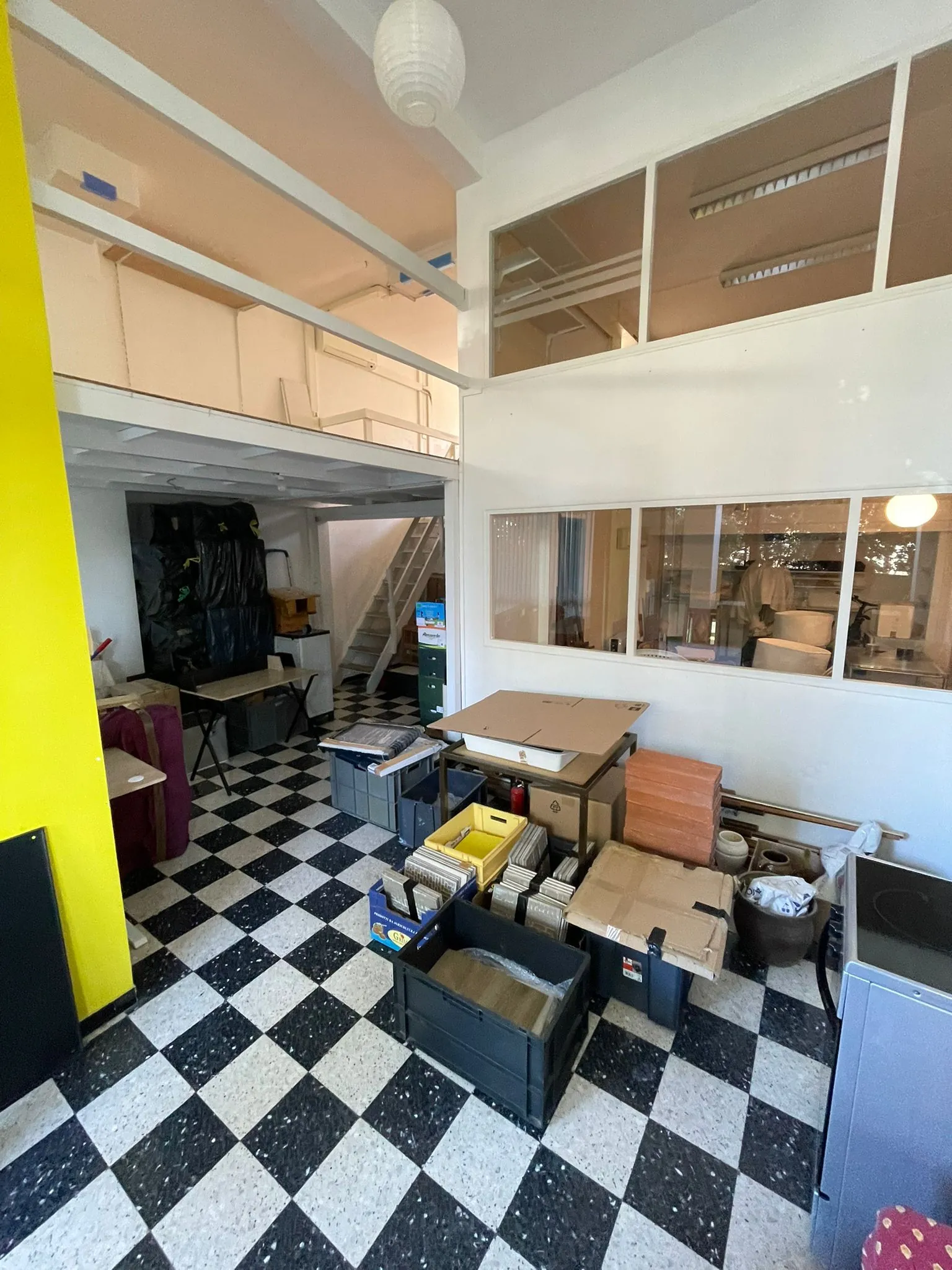 Local commercial lumineux de 97 m² à Marseille - Emplacement stratégique 