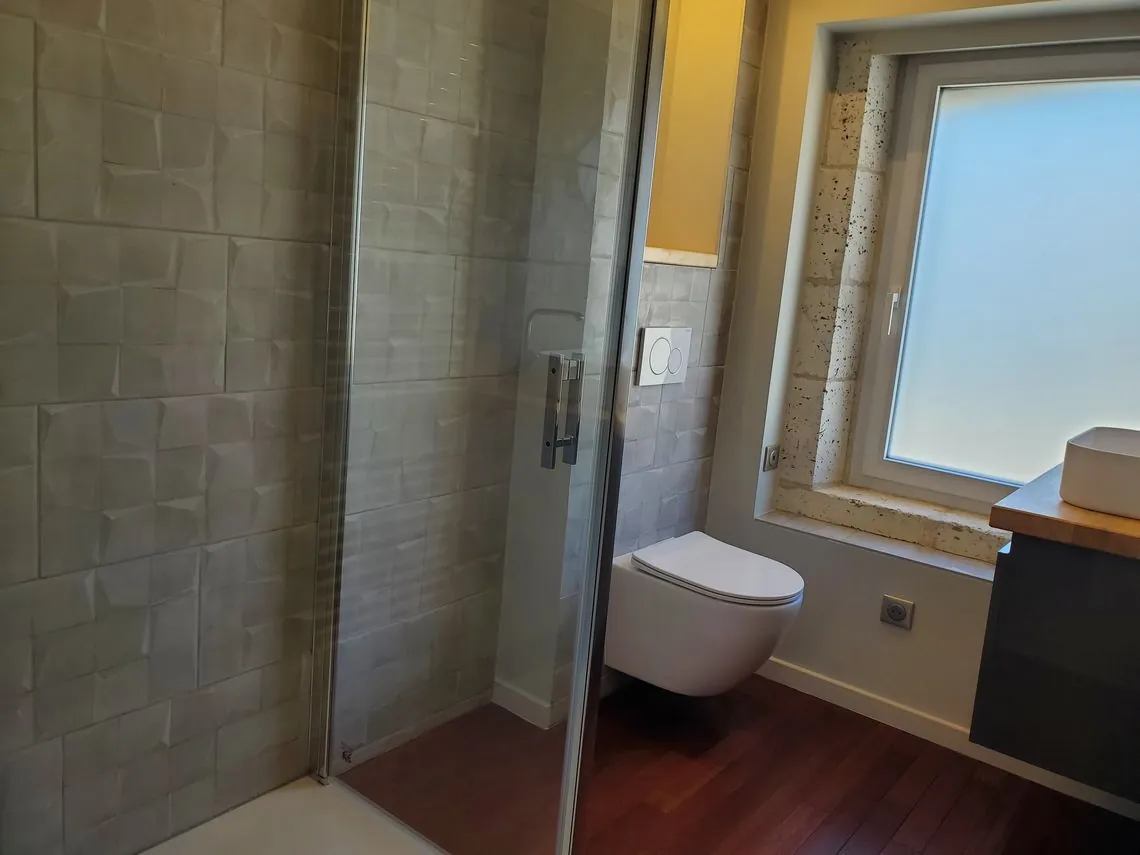 Maison loft rénovée avec piscine et 4 chambres à Gond Pontouvre proche Angoulême 