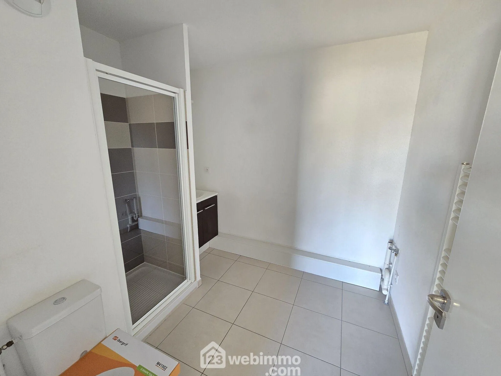 À vendre appartement T2 de 40 m² à Bordeaux Caudéran avec parking et balcon 