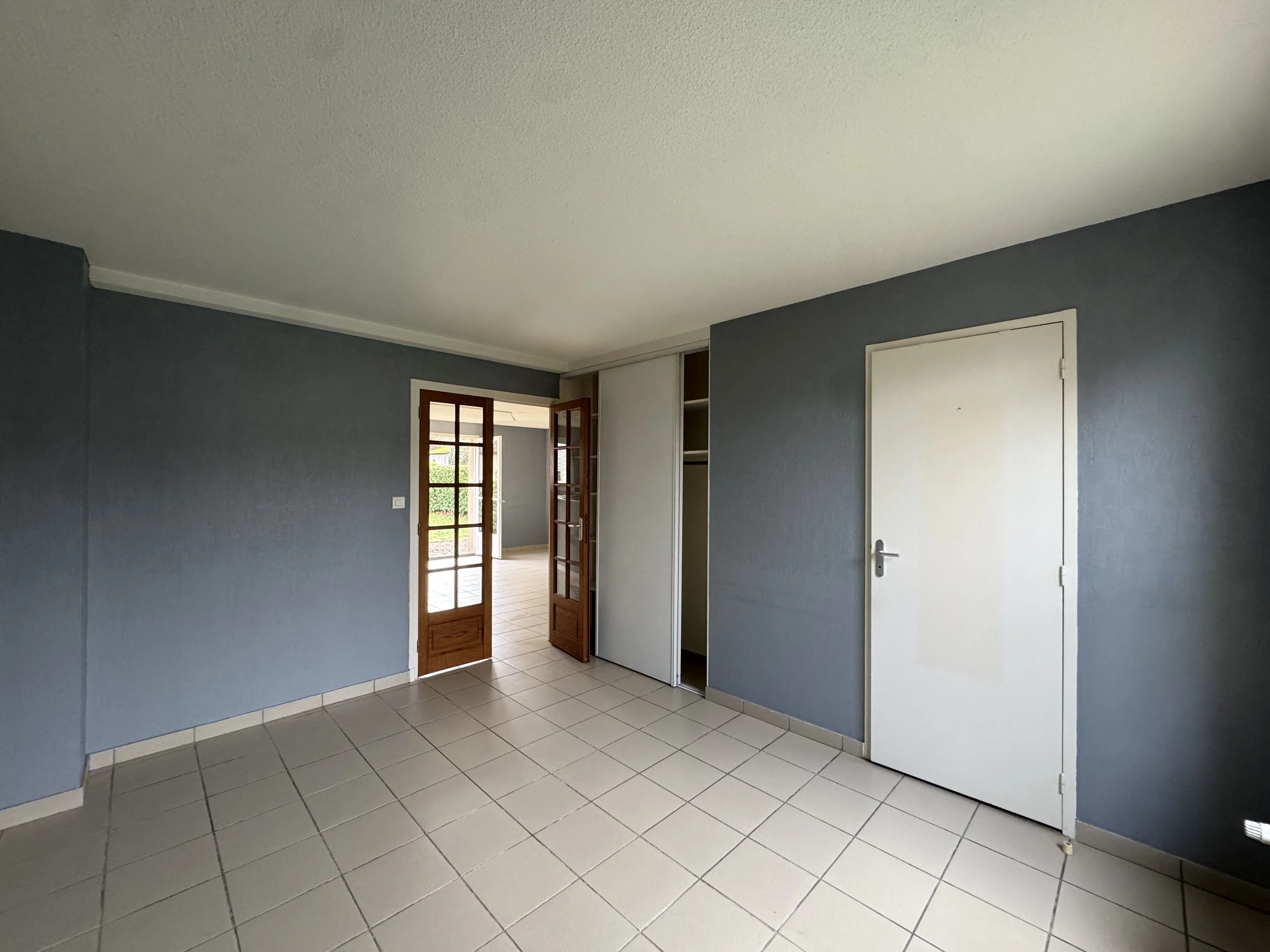 Maison mitoyenne de 90 m² à vendre à Marcigny, en centre-ville 