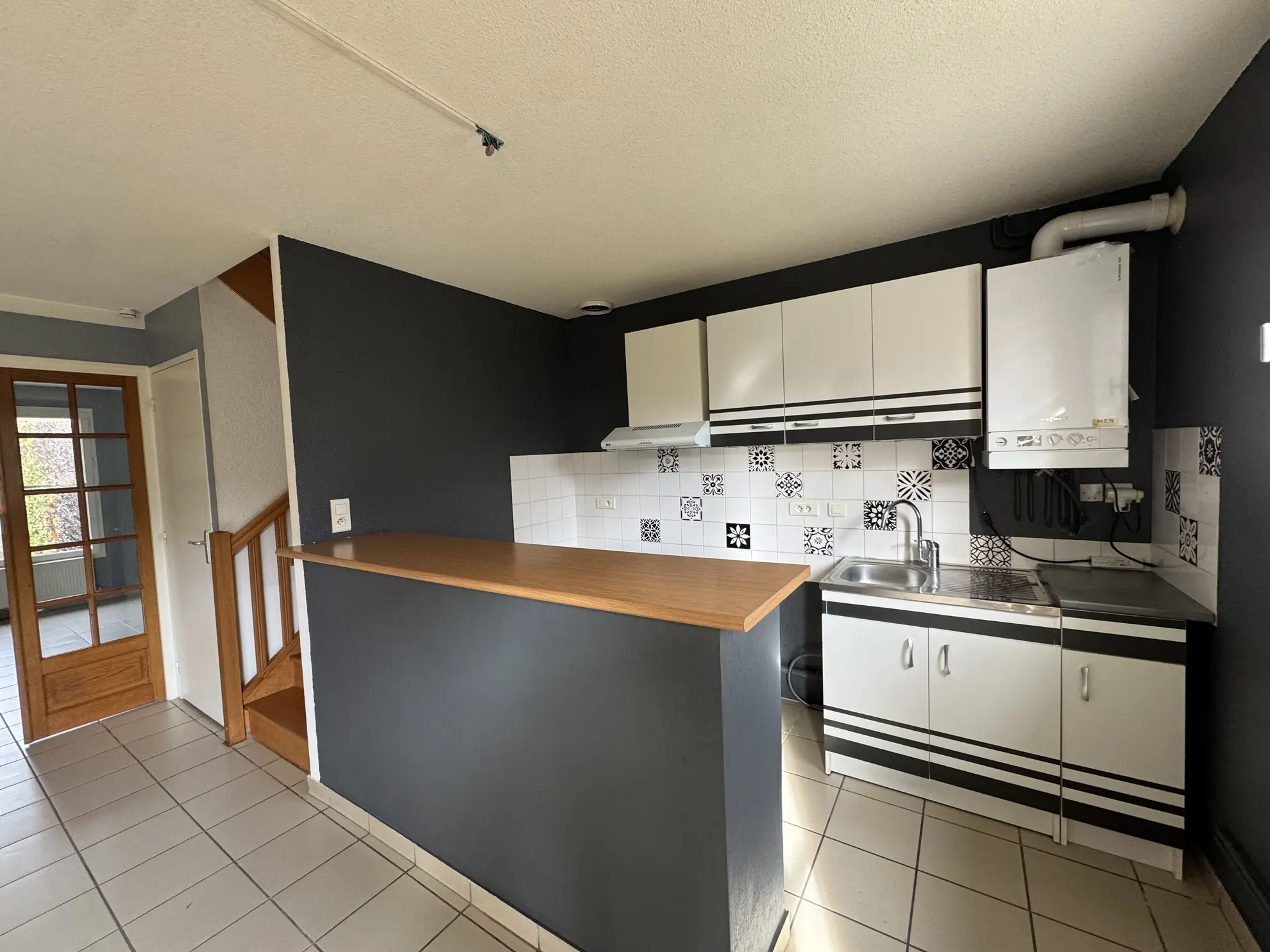 Maison mitoyenne 90 m² à Marcigny, 3 chambres, jardin et garage 