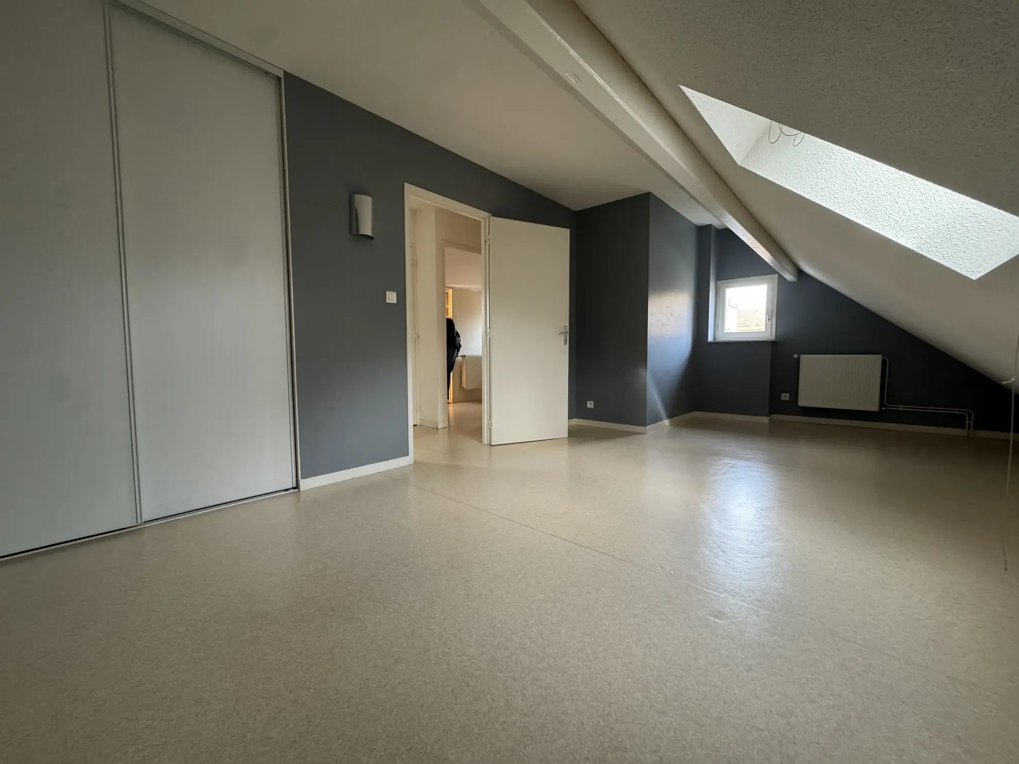Maison duplex à vendre à Marcigny - 90 m² avec terrain et garage en centre-ville 