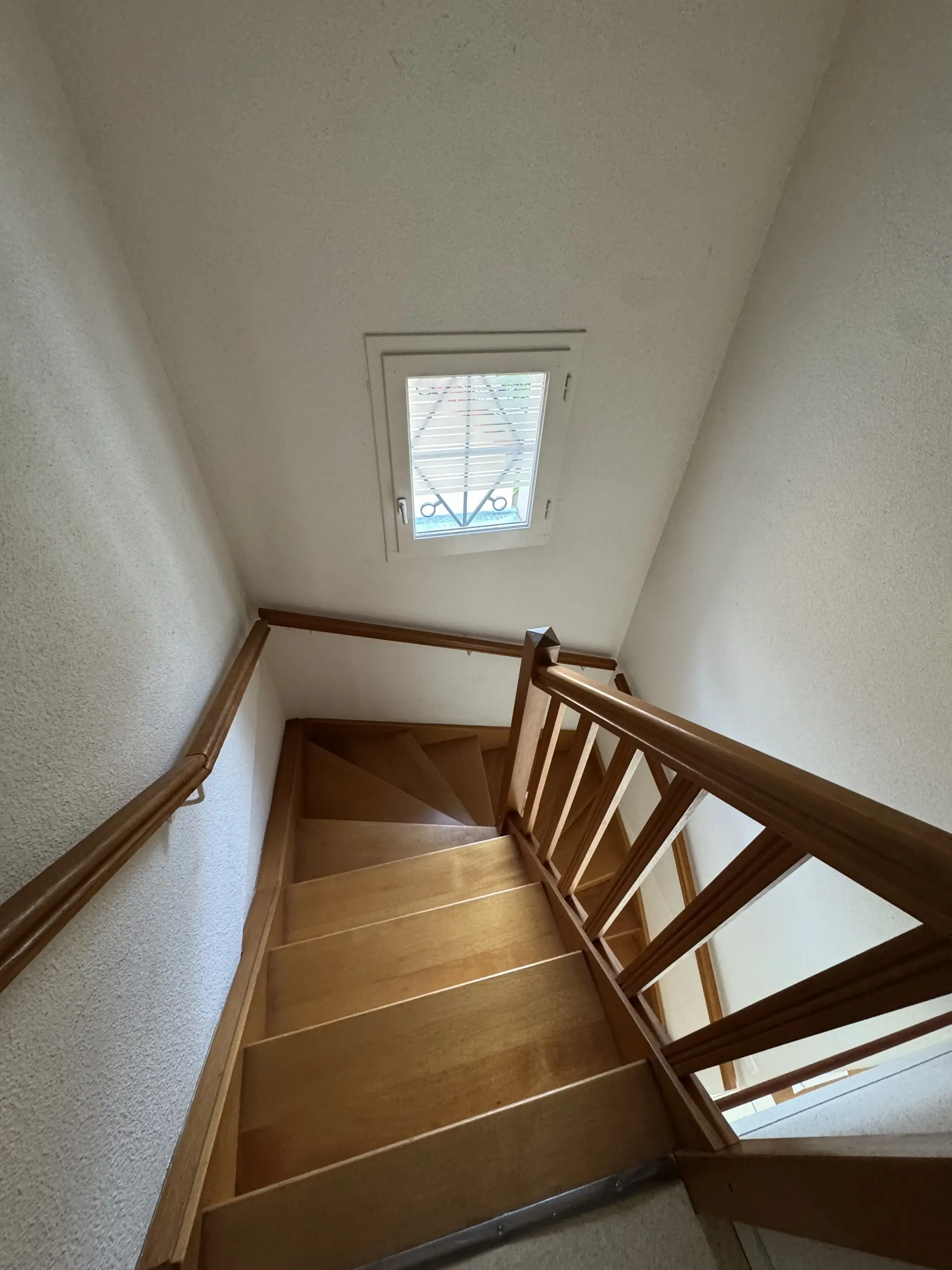 Maison duplex à vendre à Marcigny - 90 m² avec terrain et garage en centre-ville 