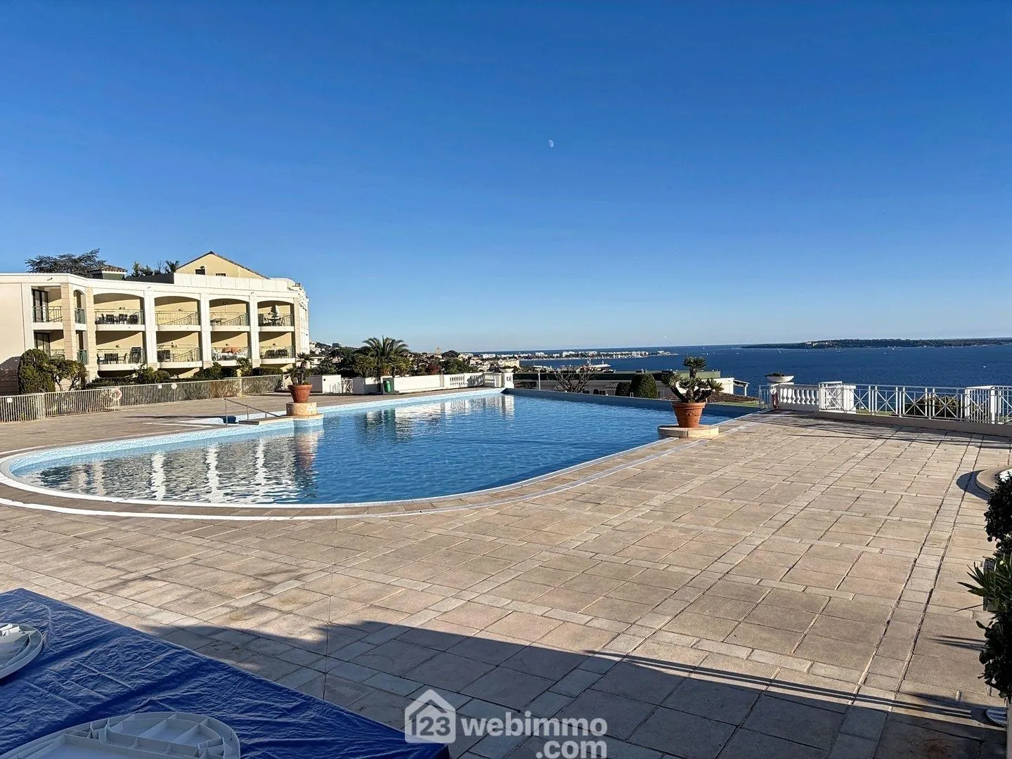Bel appartement 3 pièces avec vue mer à Cannes dans résidence sécurisée
