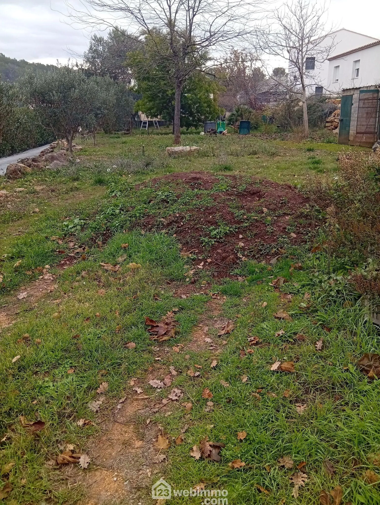 Terrain constructible de 600 m² à Le Thoronet - Opportunité à saisir dans le Var 