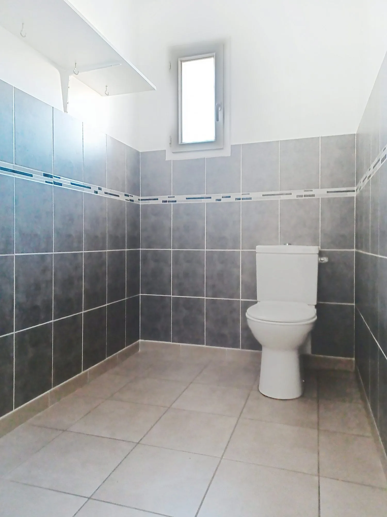 Maison de Plain-Pied 87 m² avec Terrasse et Jardin à Terssac 