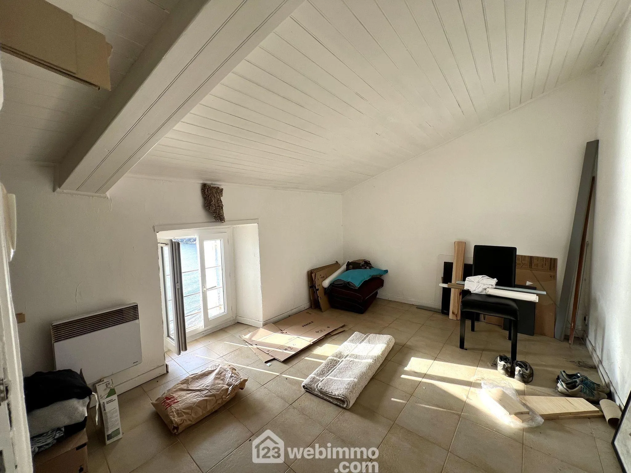 Appartement T3 de 48m² avec terrain privé face à la plage de Lavasina 