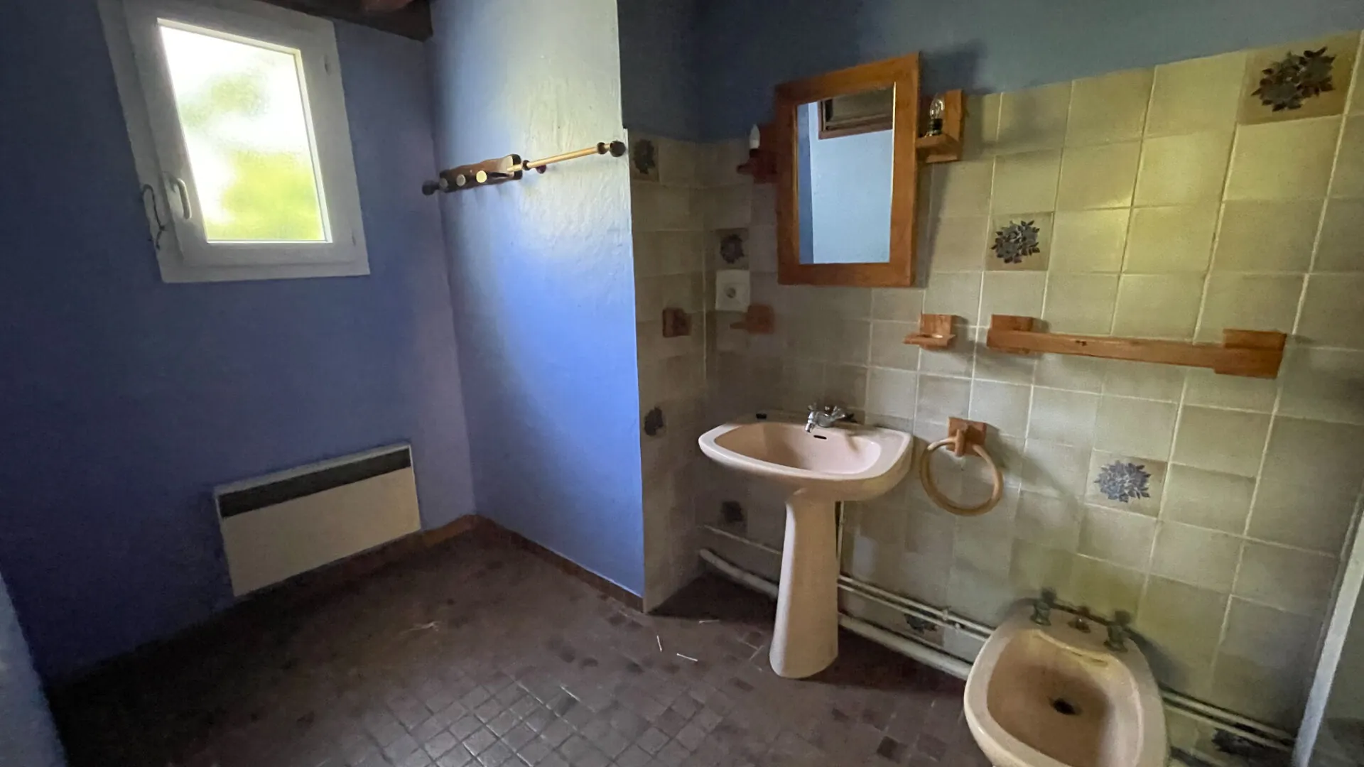 Maison à rénover avec terrain de 2293 m² à Mouguerre près de Bayonne 