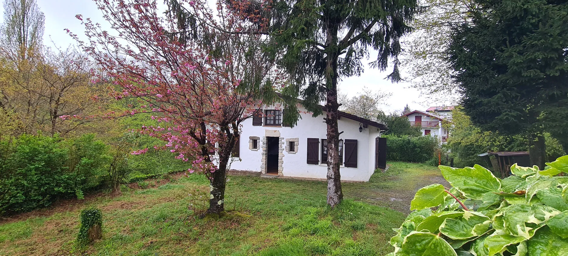 Maison à rénover avec terrain de 2293 m² à Mouguerre près de Bayonne 