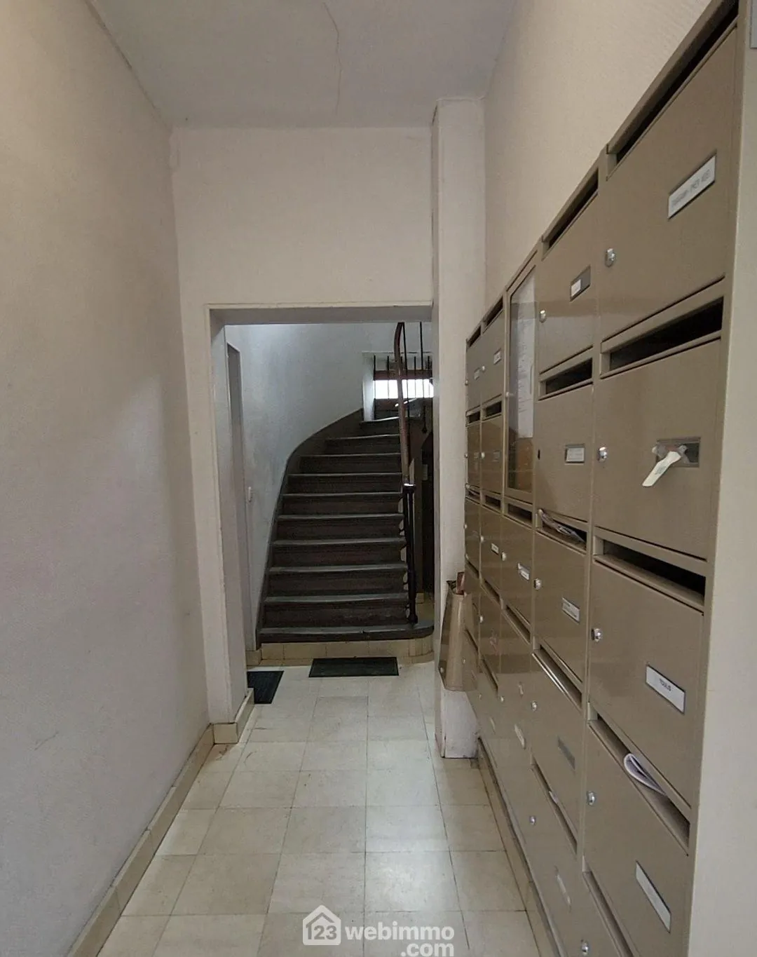 Investissement locatif à Ivry-sur-Seine : appartement de 40m² avec locataire depuis 2019 