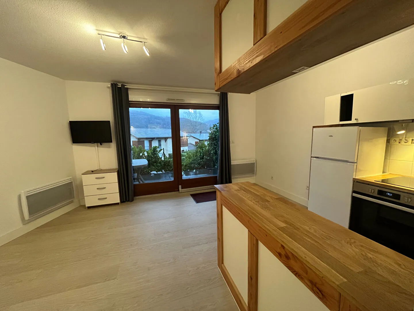 Appartement T2 lumineux de 44,55 m² avec terrasse et jardin à Embrun 
