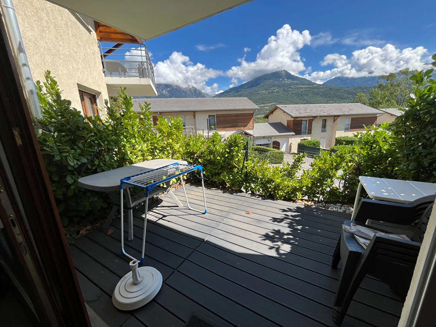 Appartement T2 lumineux de 44,55 m² avec terrasse et jardin à Embrun 