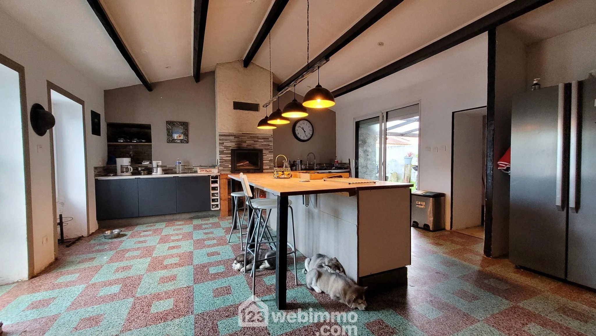 Maison en pierre authentique à Le Bernard - Charme et volumes 