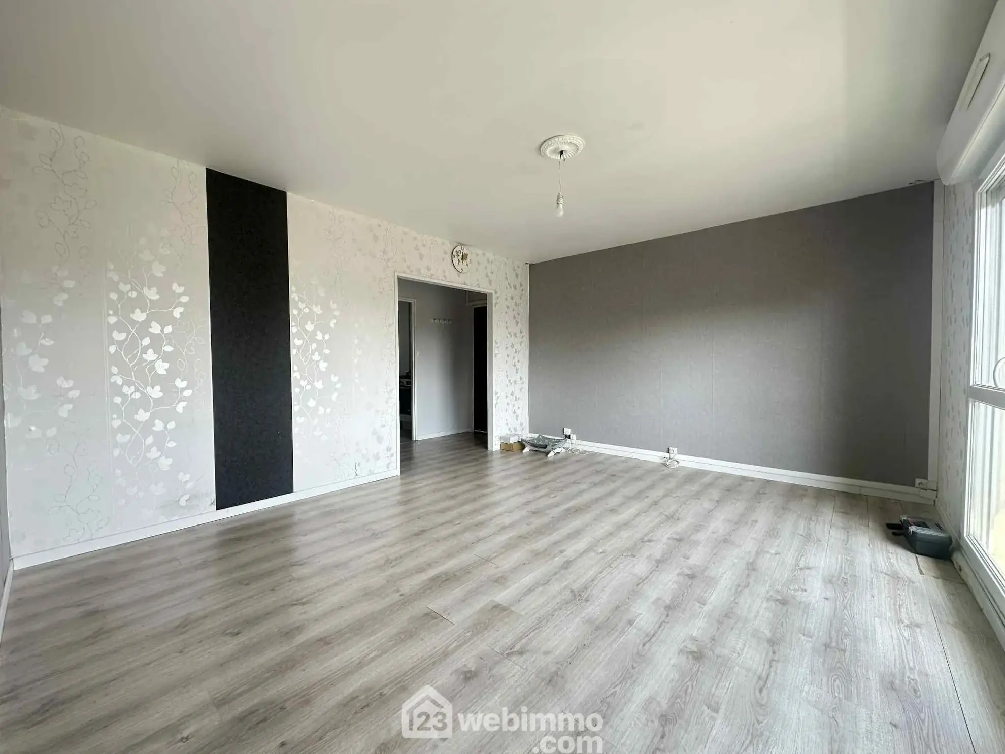 Appartement de 69 m² à Laon avec balcon, parking et cave, idéal pour famille 