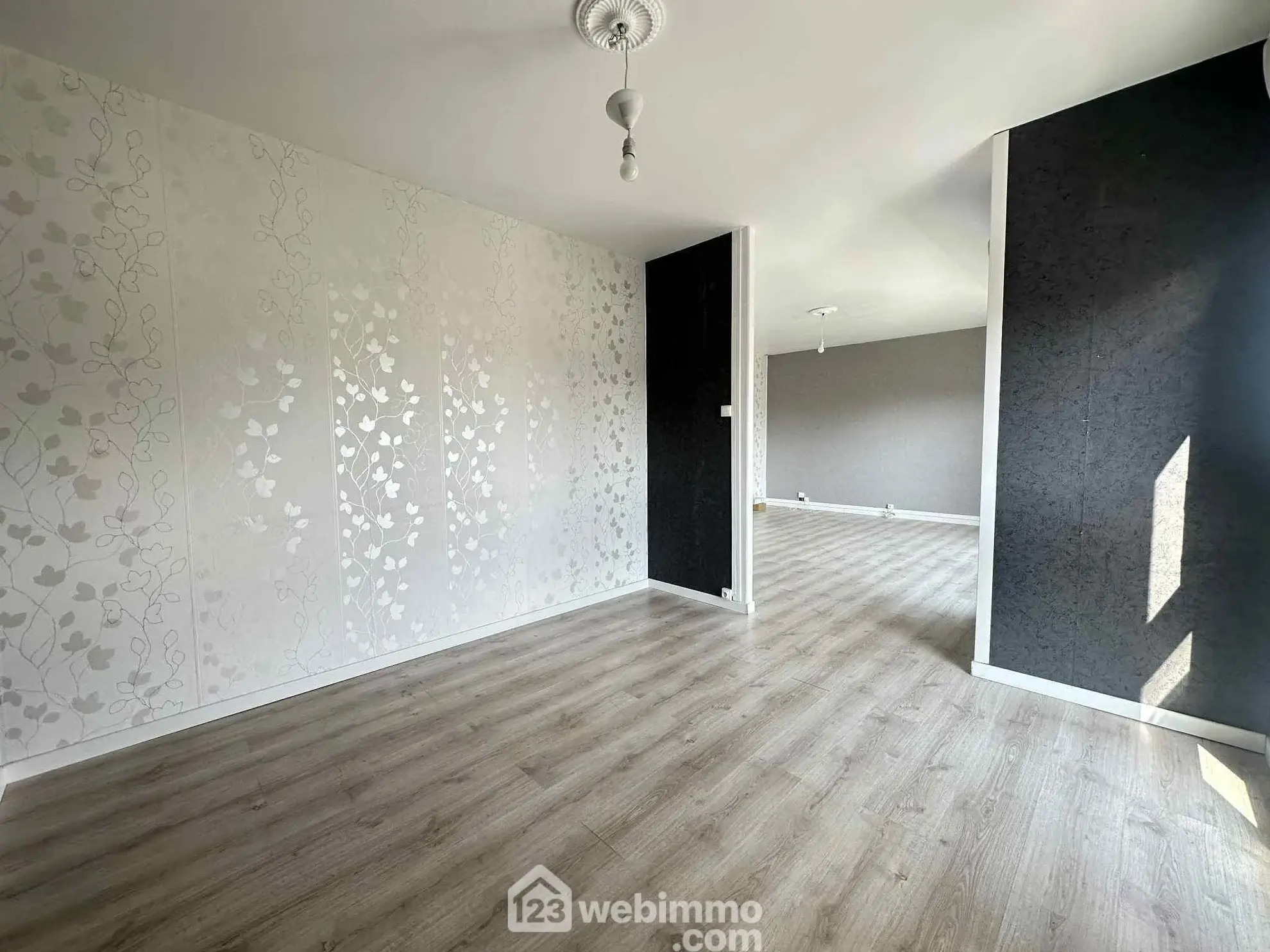 Appartement de 69 m² à Laon avec balcon, parking et cave, idéal pour famille 