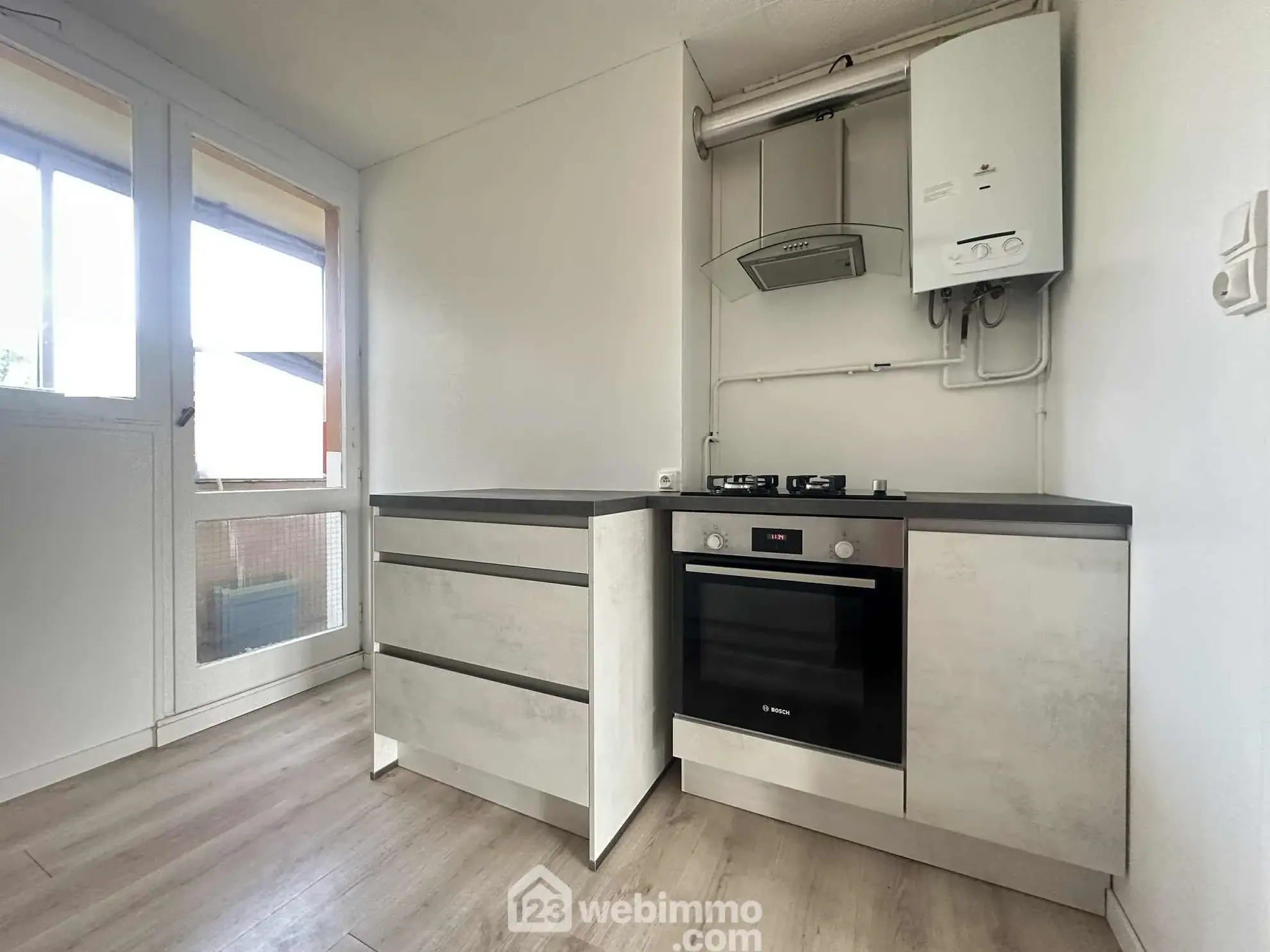 Appartement de 69 m² à Laon avec balcon, parking et cave, idéal pour famille 
