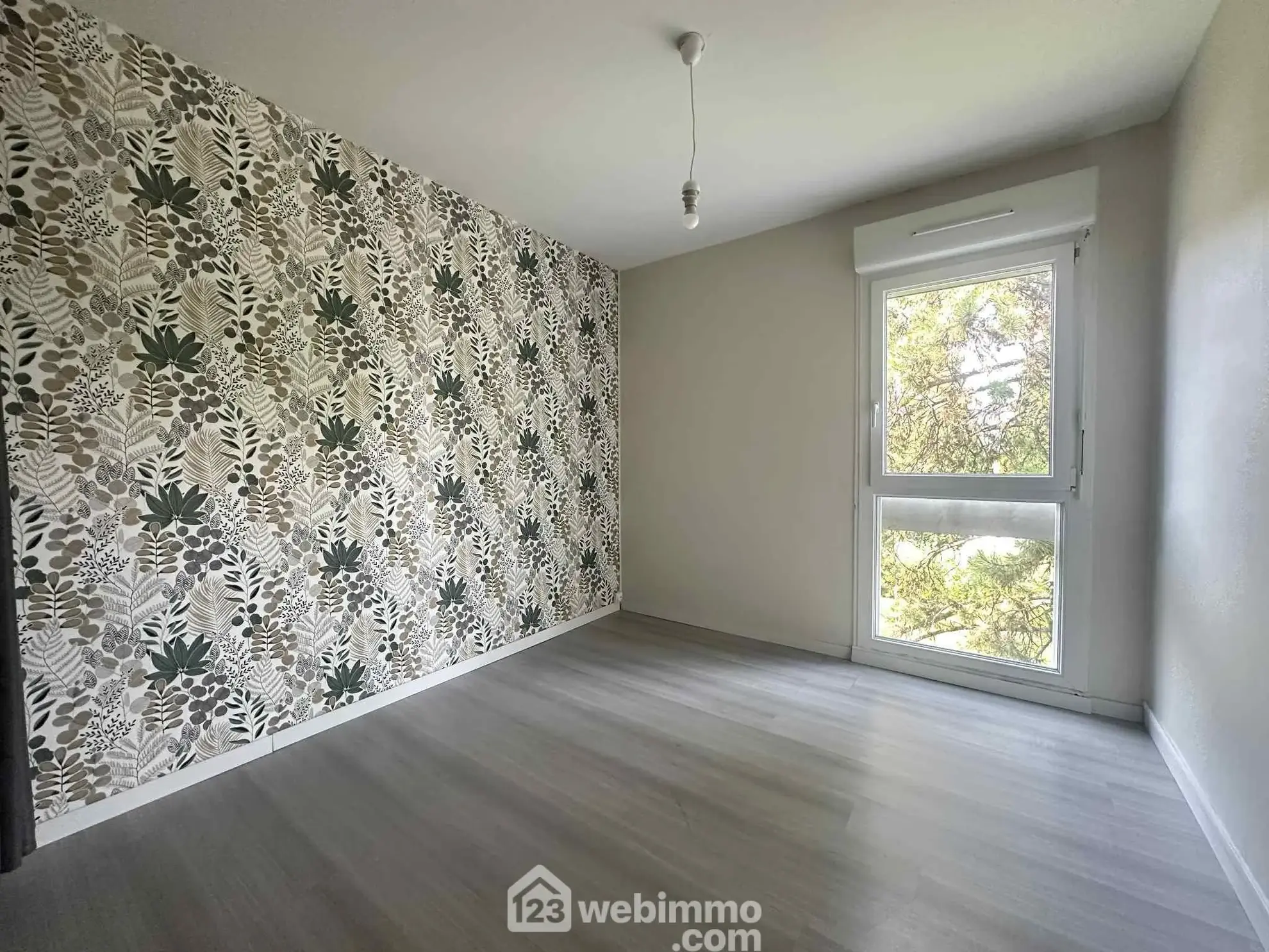 Appartement de 69 m² à Laon avec balcon, parking et cave, idéal pour famille 