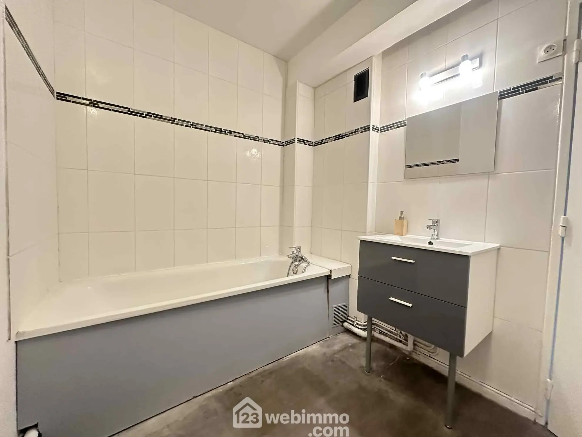 Appartement de 69 m² à Laon avec balcon, parking et cave, idéal pour famille 
