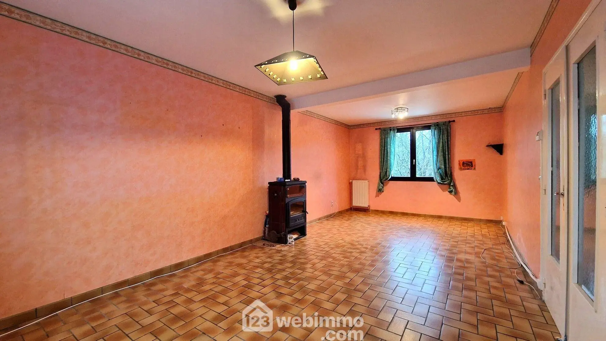 Maison à vendre de 102 m² à Clacy-et-Thierret avec terrain et garage 