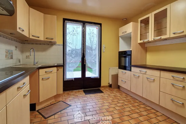 Maison à vendre de 102 m² à Clacy-et-Thierret avec terrain et garage 