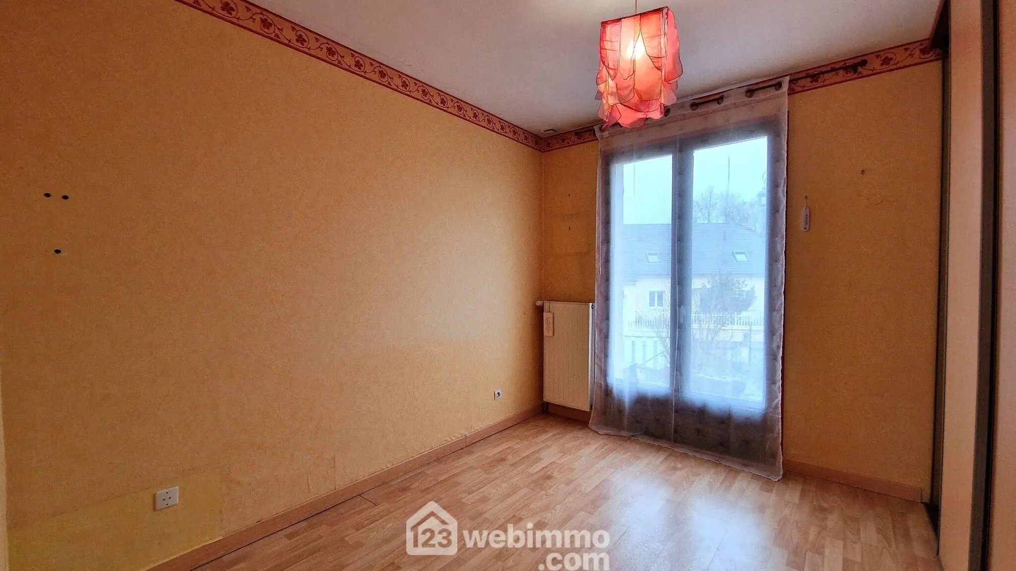 Maison à vendre de 102 m² à Clacy-et-Thierret avec terrain et garage 