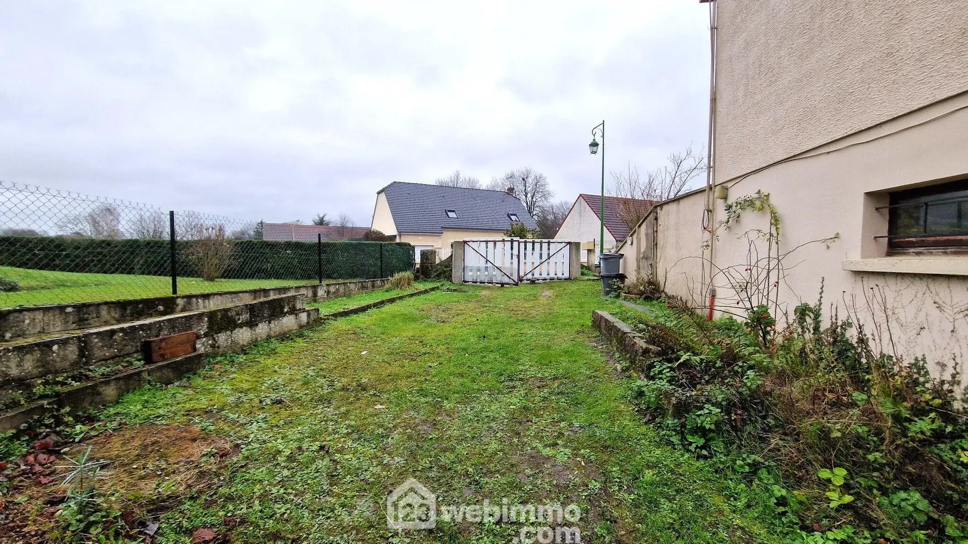Maison à vendre de 102 m² à Clacy-et-Thierret avec terrain et garage 
