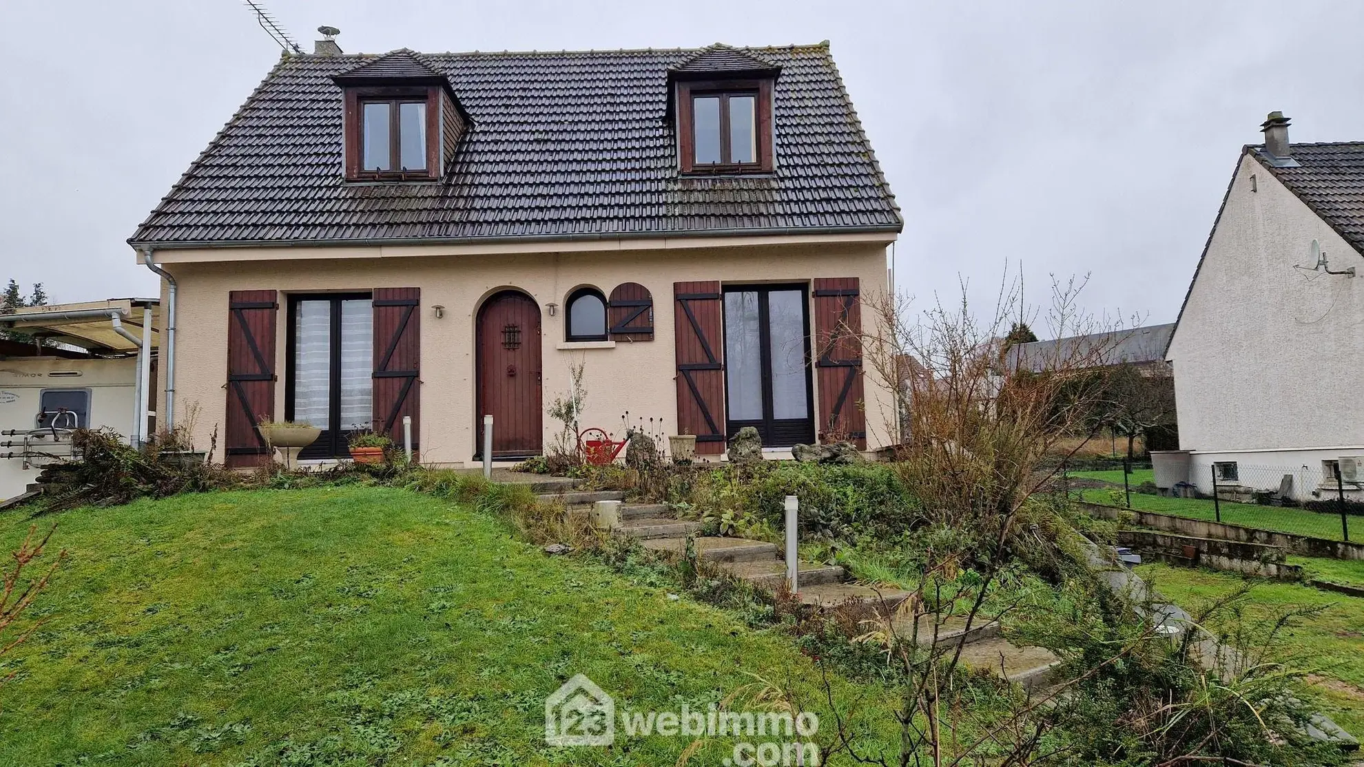 Maison à vendre de 102 m² à Clacy-et-Thierret avec terrain et garage 