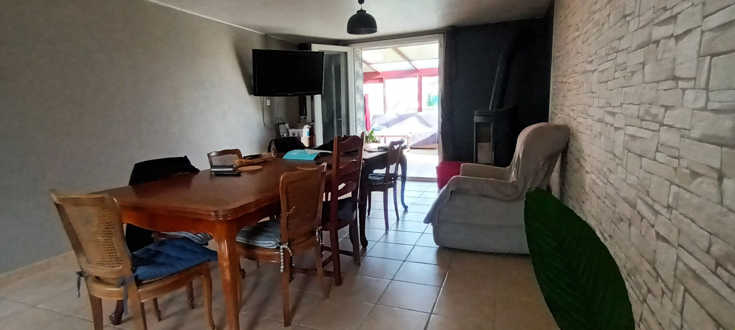 A vendre ensemble immobilier à Chaumont-Porcien avec deux maisons sur grand terrain 