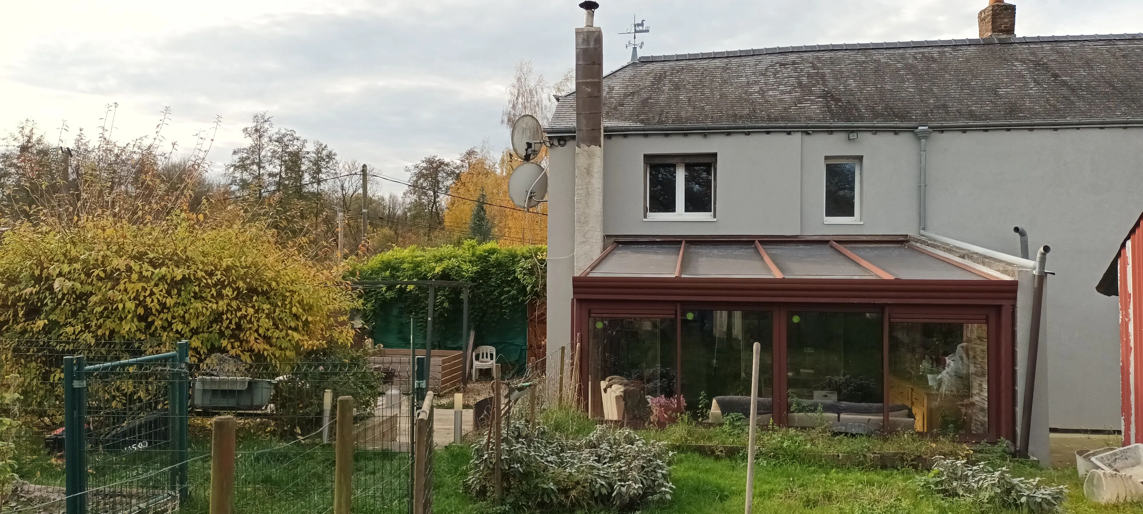 A vendre ensemble immobilier à Chaumont-Porcien avec deux maisons sur grand terrain 