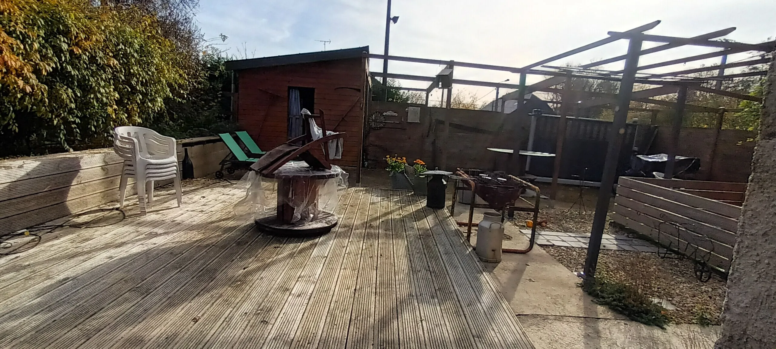 A vendre ensemble immobilier à Chaumont-Porcien avec deux maisons sur grand terrain 