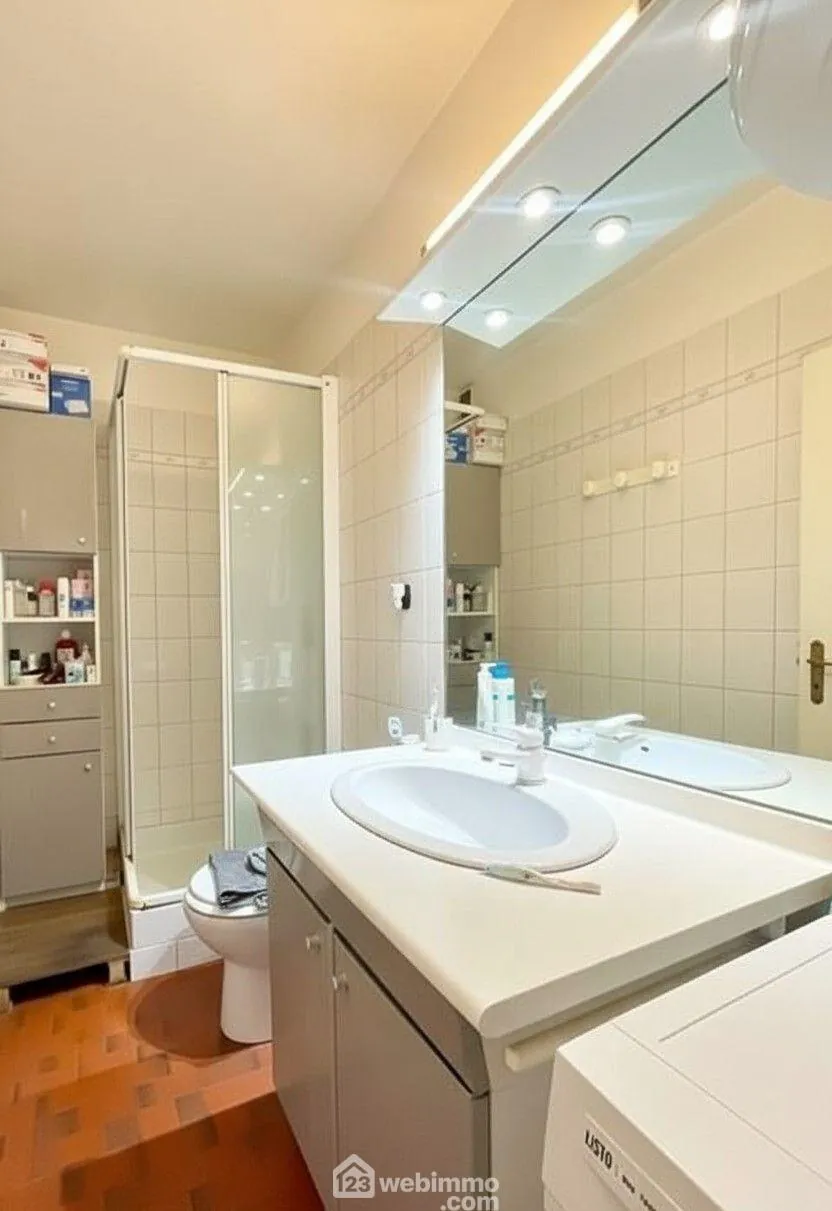 Bel appartement de 35 m² en rez-de-jardin avec grand extérieur à Sainte-Maxime 