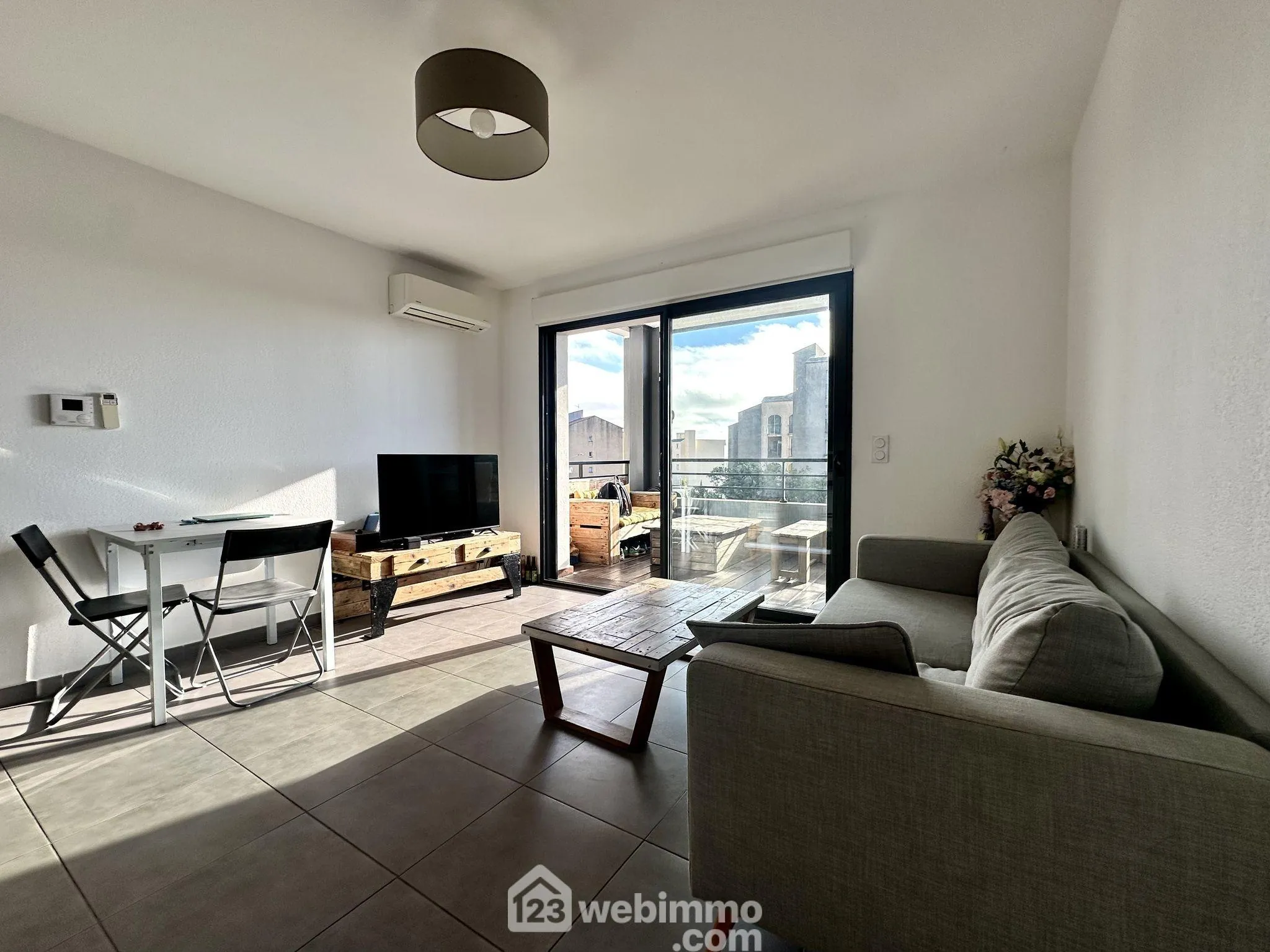 Appartement T2 lumineux de 36m² avec terrasse à Bastia, secteur hôpital 