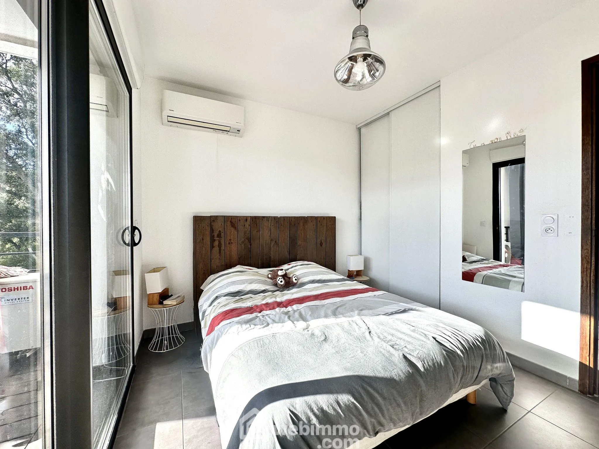 Appartement T2 lumineux de 36m² avec terrasse à Bastia, secteur hôpital 